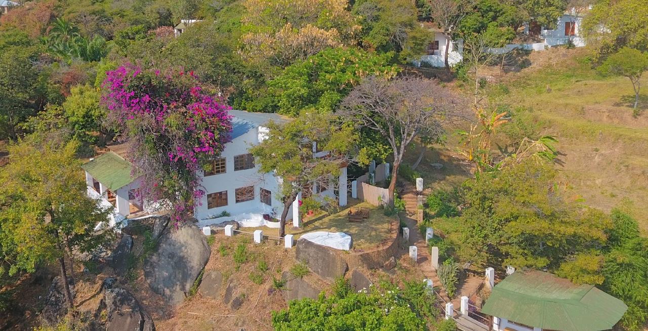 Njaya Lodge Nkhata Bay Екстер'єр фото