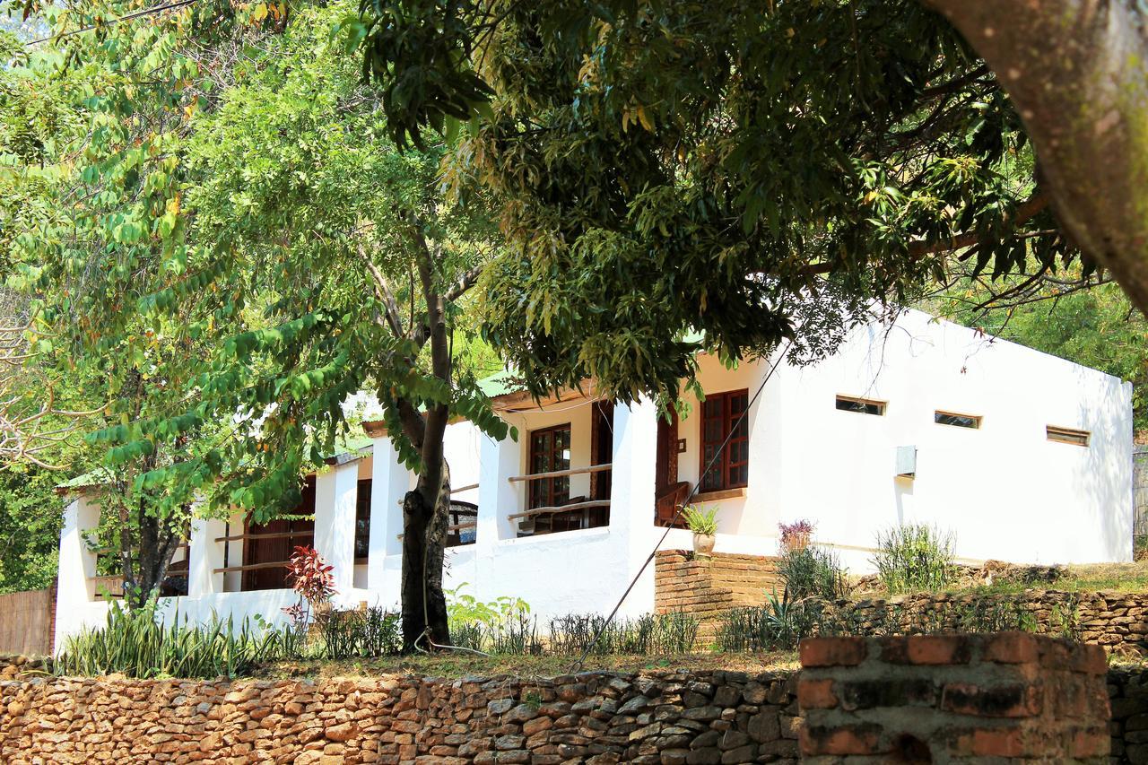 Njaya Lodge Nkhata Bay Екстер'єр фото