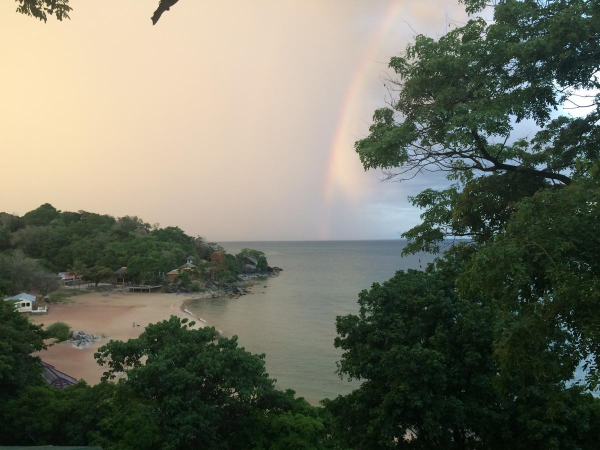 Njaya Lodge Nkhata Bay Екстер'єр фото