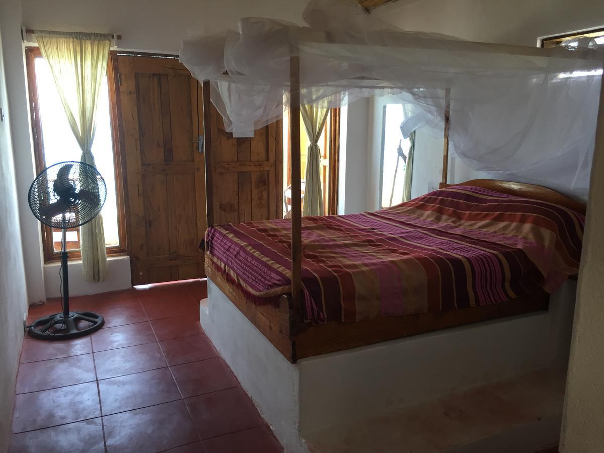 Njaya Lodge Nkhata Bay Екстер'єр фото