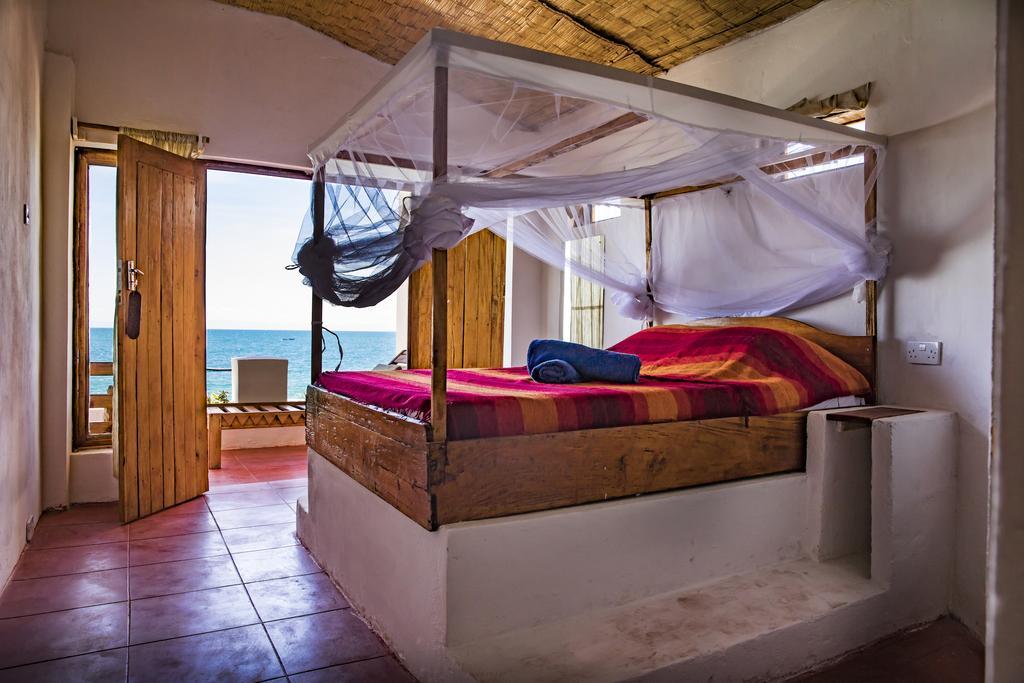 Njaya Lodge Nkhata Bay Екстер'єр фото