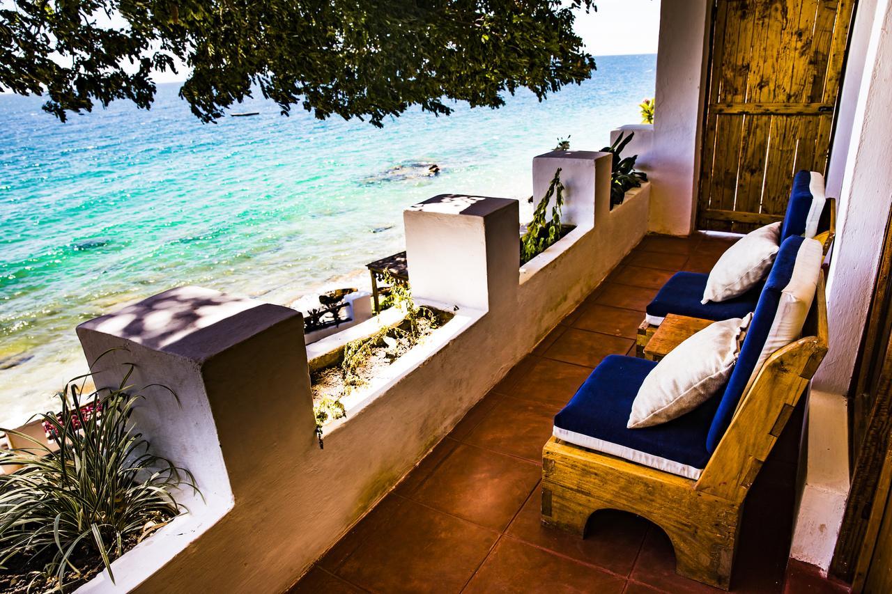 Njaya Lodge Nkhata Bay Екстер'єр фото